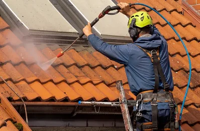 Démoussage et hydrofuge de toiture à Hâcourt
